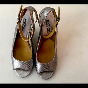 👠Silver ankle wrap wedges